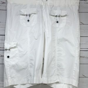 Old Navy Women’s Cargo Low Waist Shorts White Plus